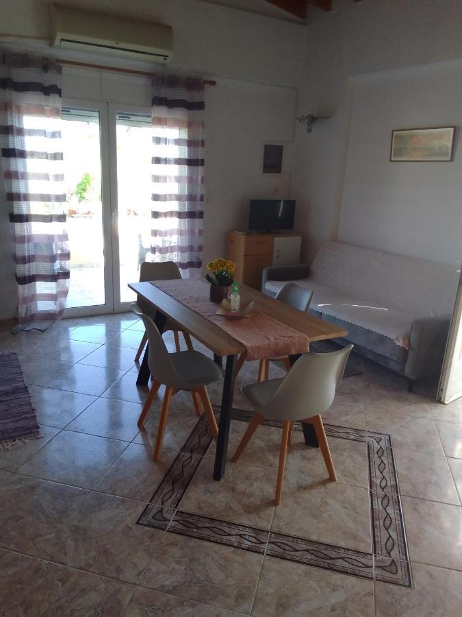 Studios Στουσ Πυργουσ Θερμησ Mytilene Ngoại thất bức ảnh